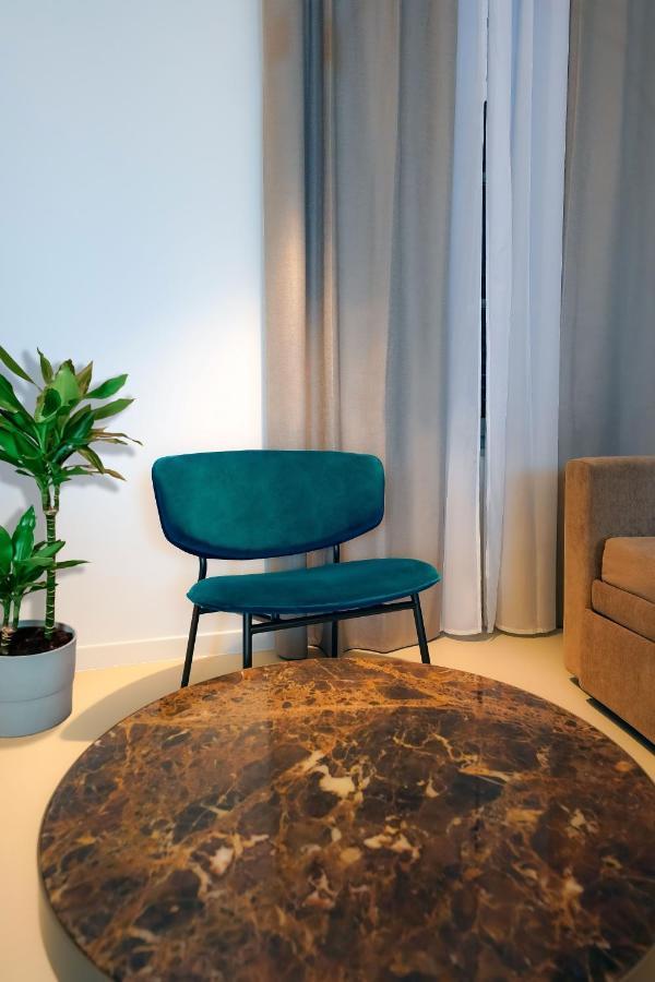 Bergamo INN 21 Esterno foto A chair