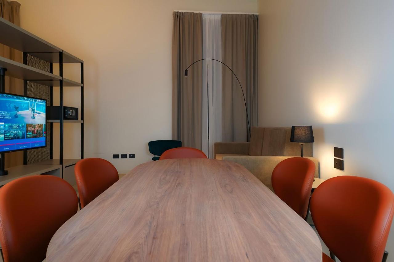 Bergamo INN 21 Esterno foto Meeting room